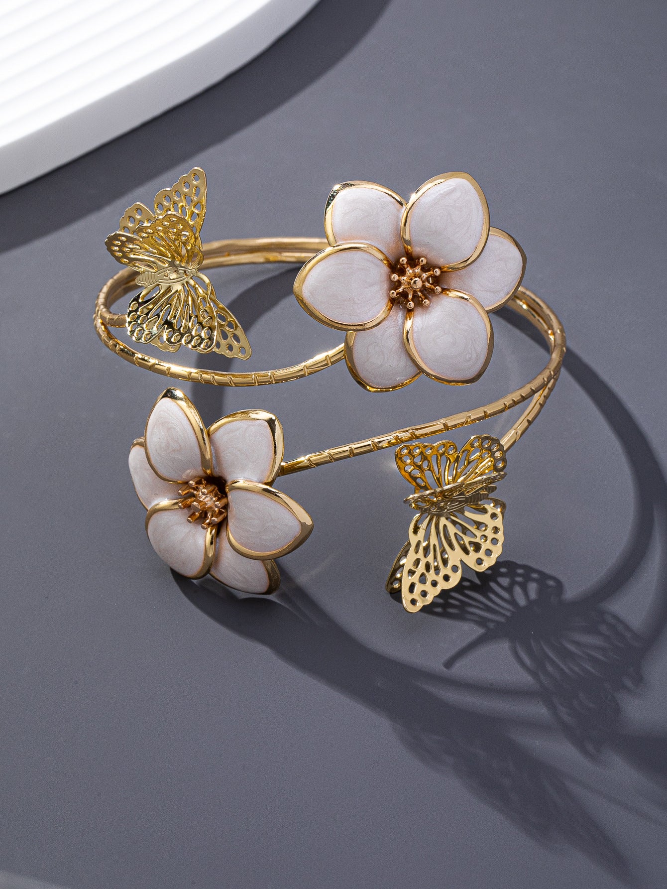 Fashion Flower Butterfly Cold Wind Women's Bangle